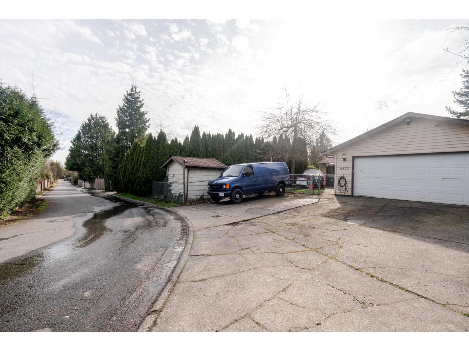 8570 152 Street Property Photo 20