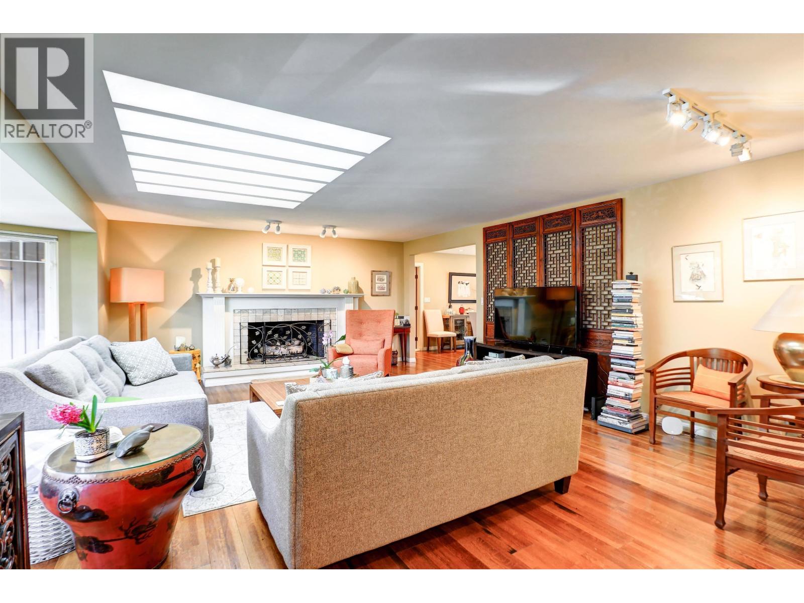 4730 Willow Creek Road Property Photo 10
