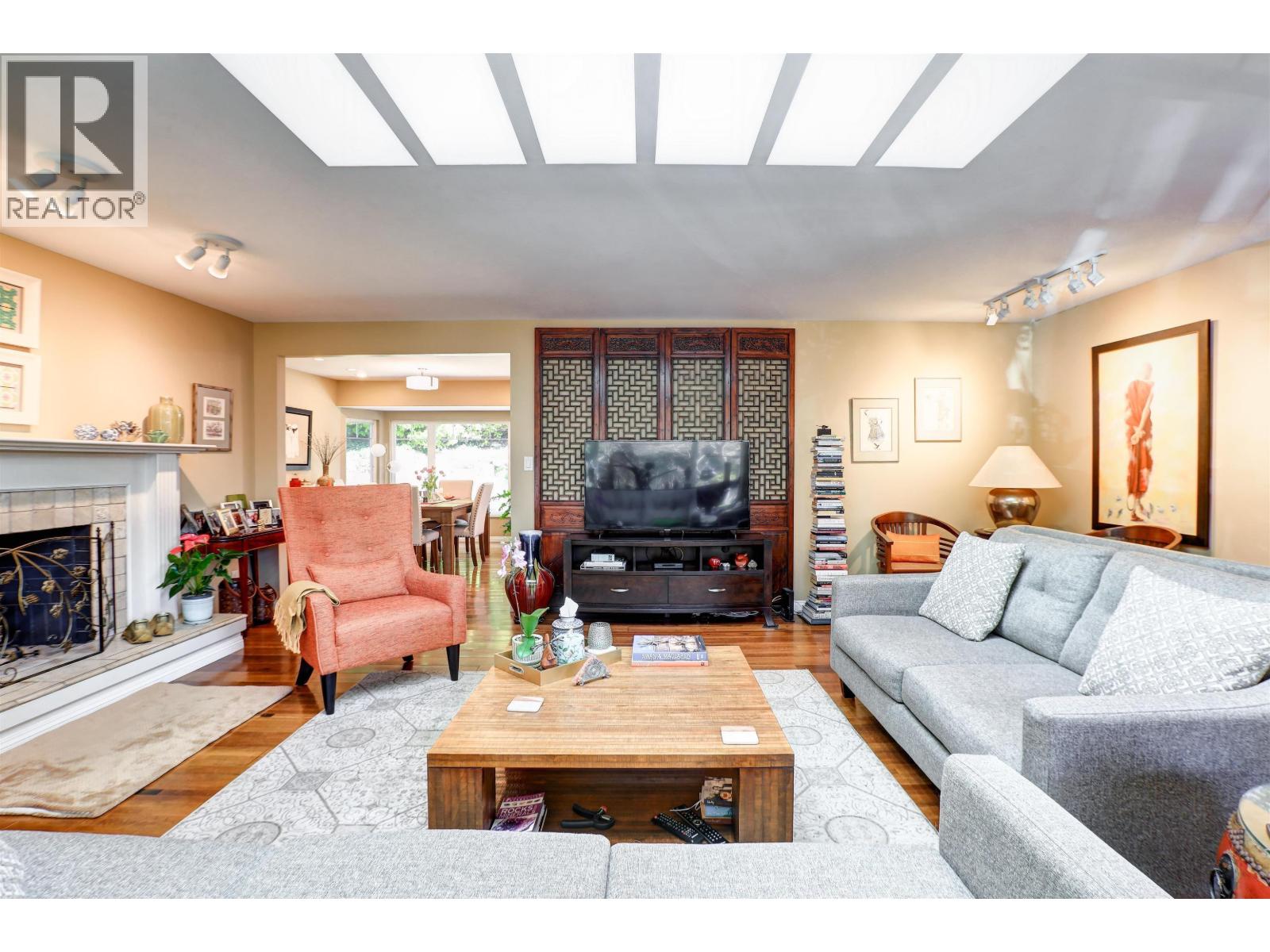 4730 Willow Creek Road Property Photo 13