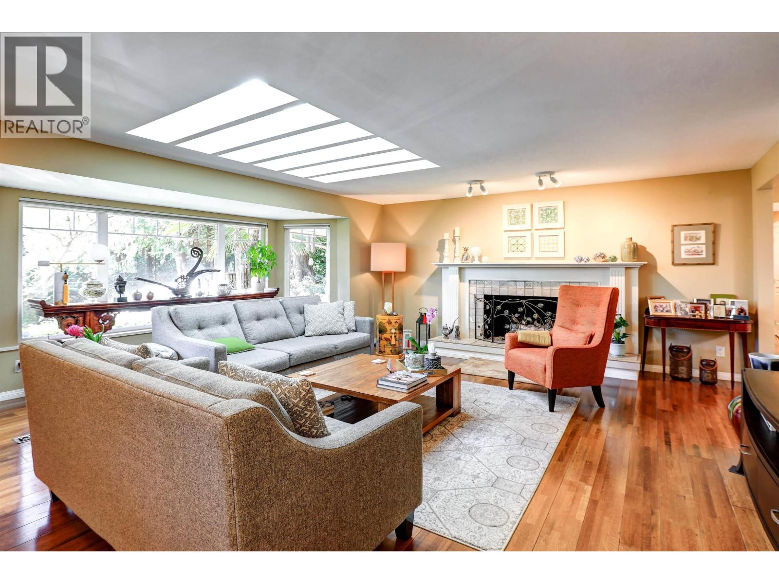 4730 Willow Creek Road Property Photo 14