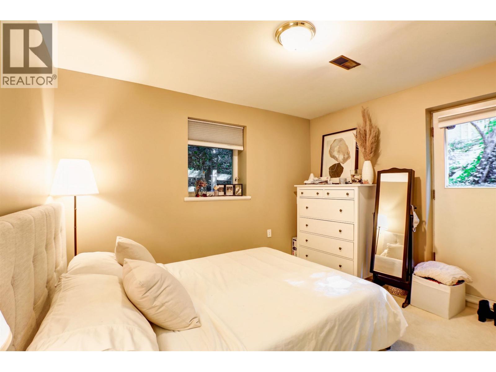 4730 Willow Creek Road Property Photo 29