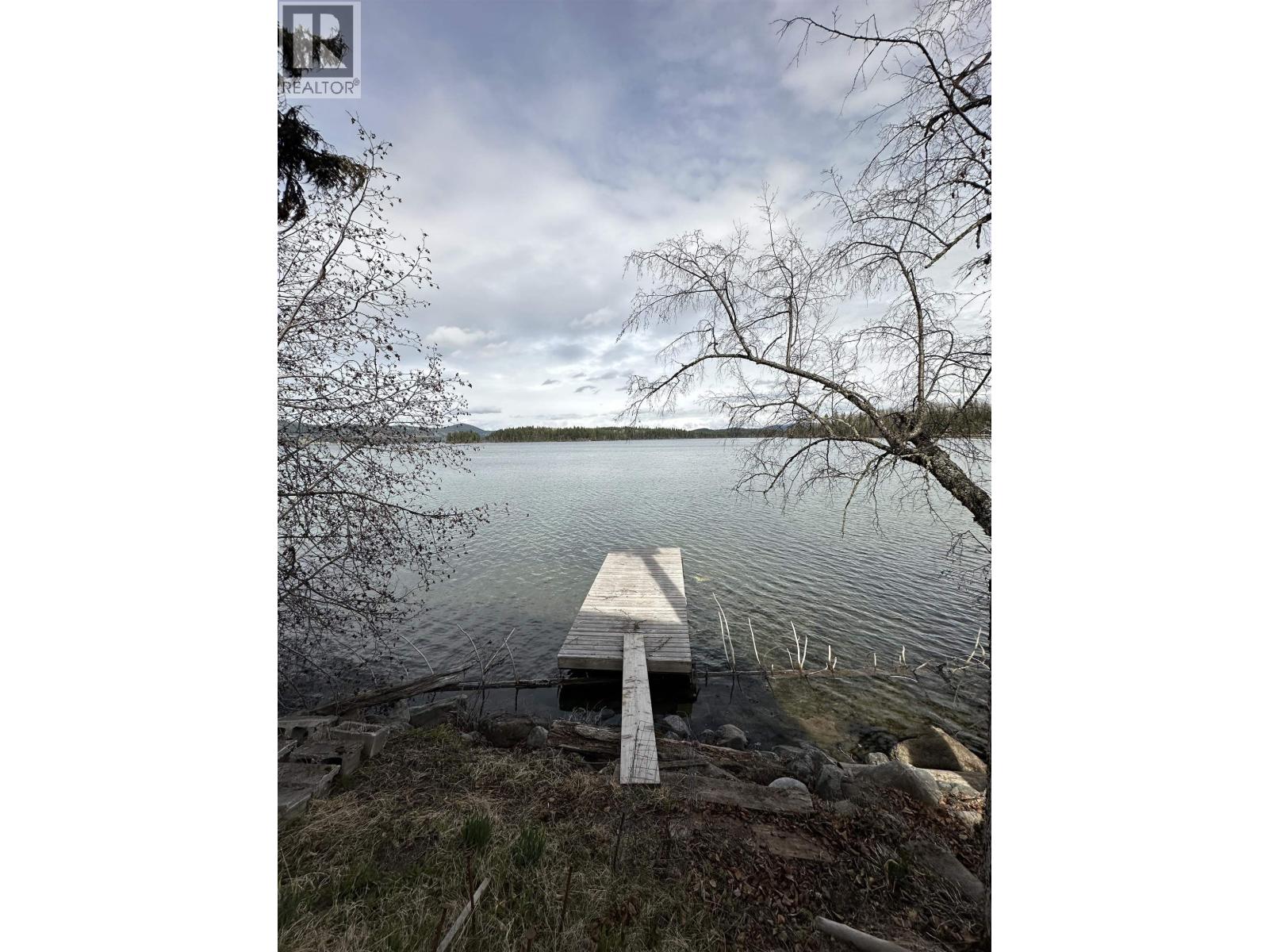 7477 Greenall Road Property Photo 4