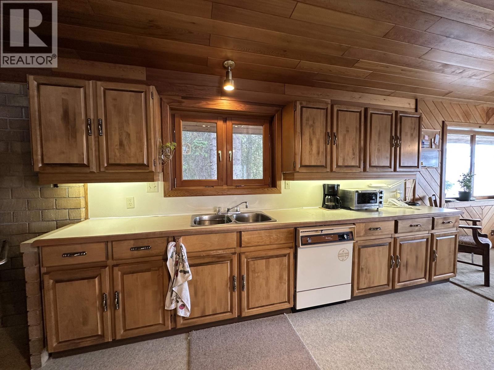 7477 Greenall Road Property Photo 17