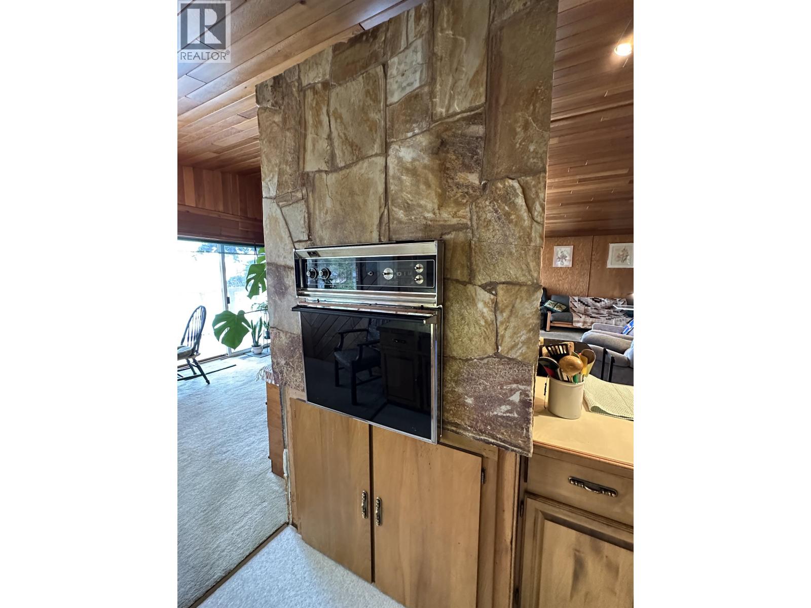 7477 Greenall Road Property Photo 19