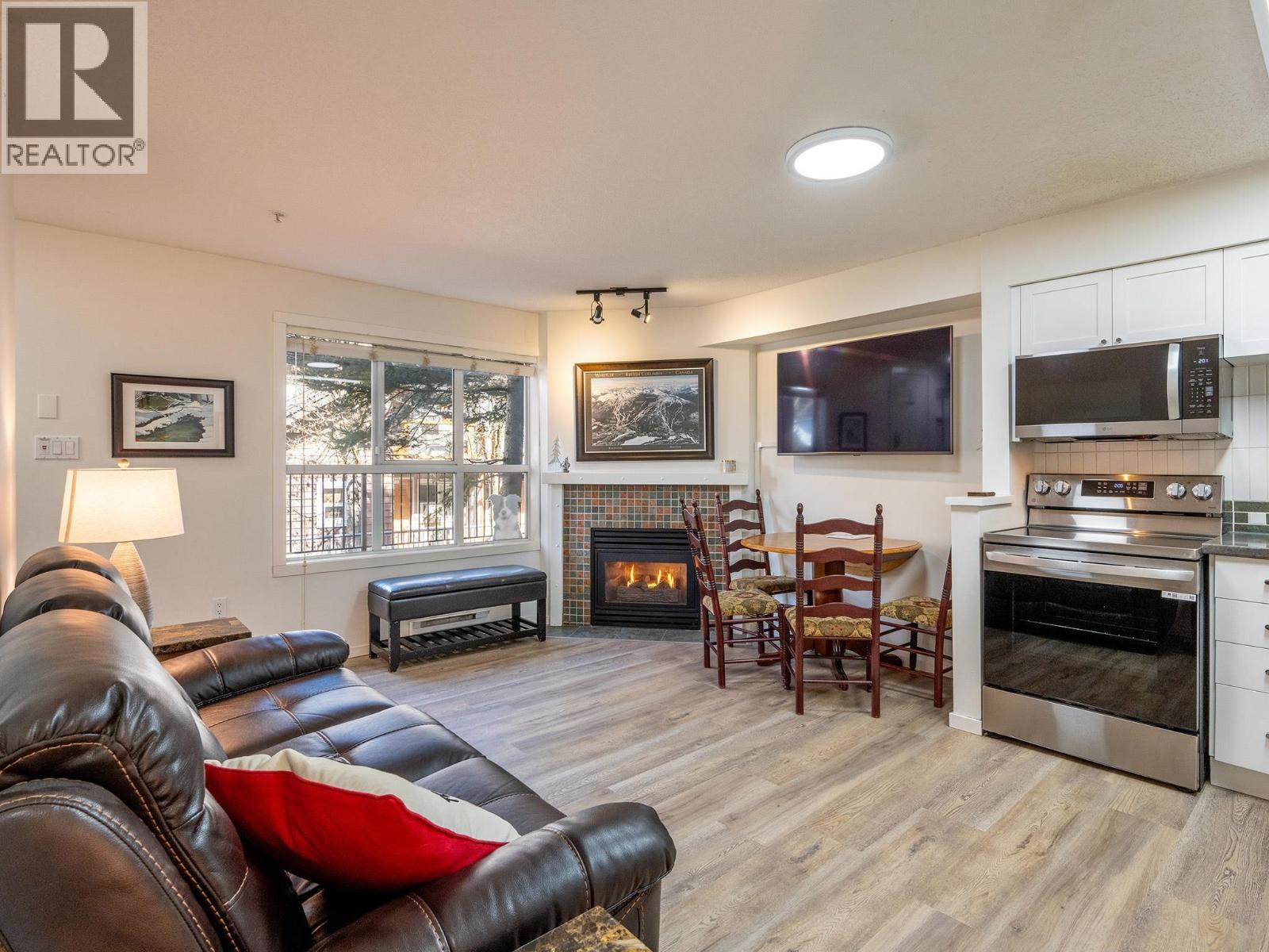 3 4388 Northlands Boulevard Property Photo 2