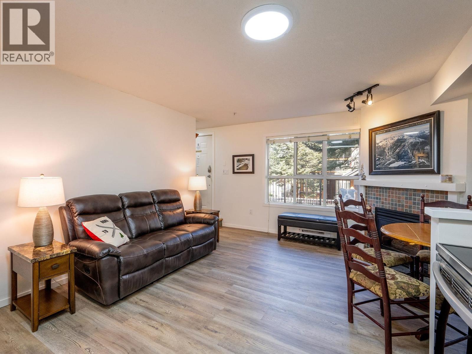 3 4388 Northlands Boulevard Property Photo 4