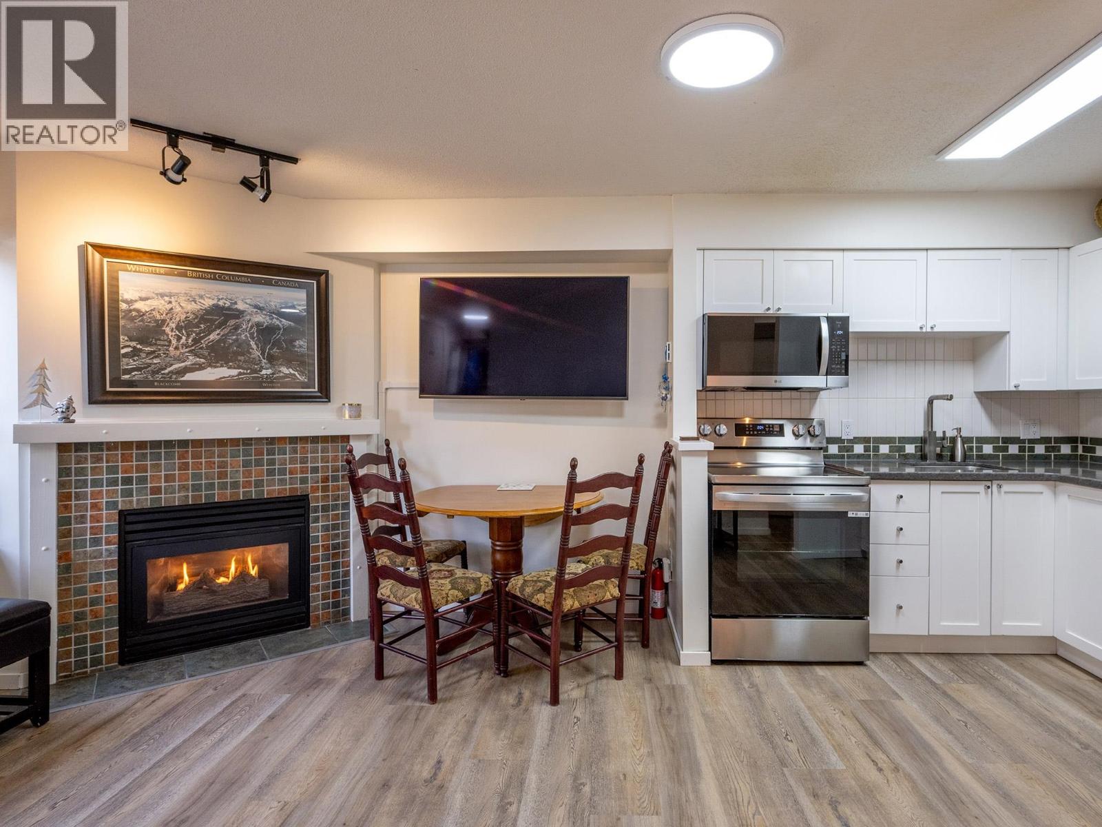 3 4388 Northlands Boulevard Property Photo 5