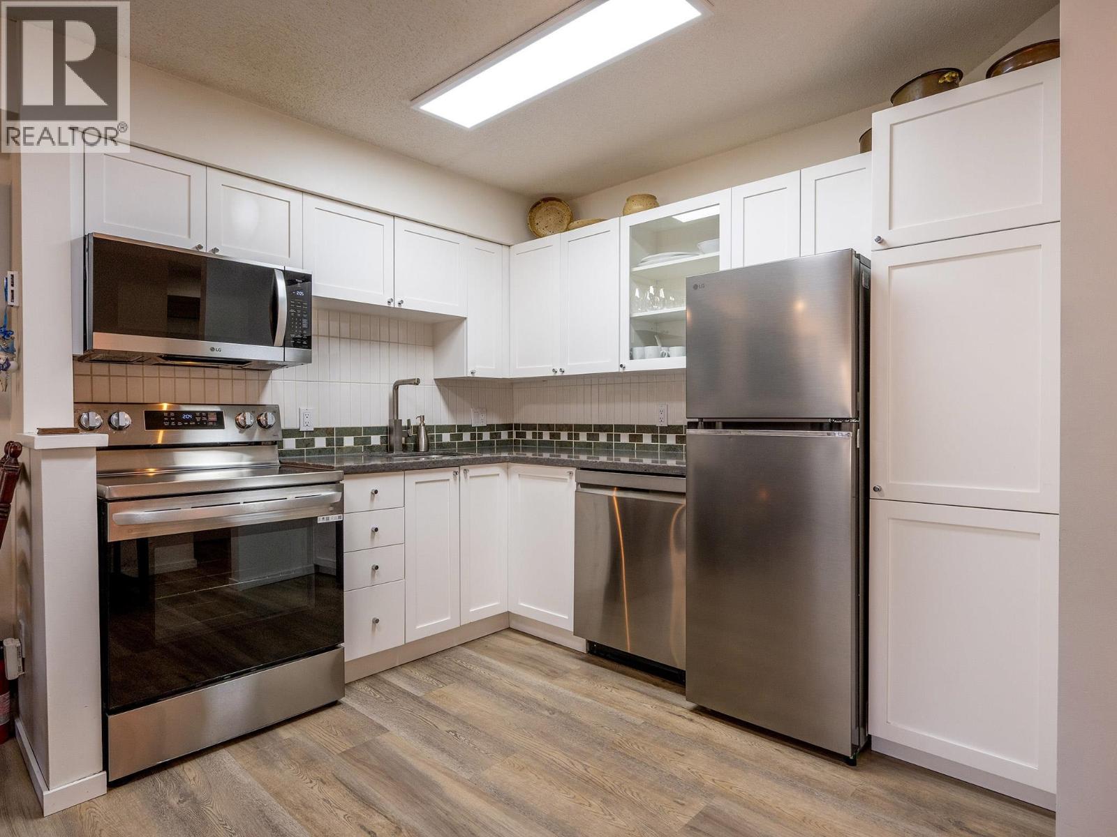 3 4388 Northlands Boulevard Property Photo 6
