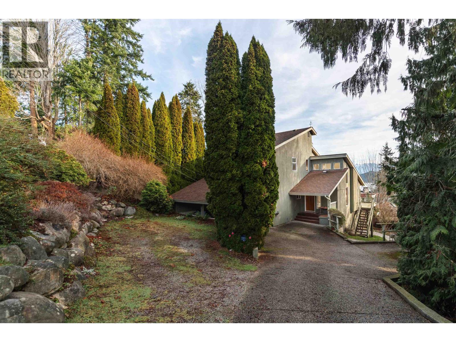 476 ABBS ROAD Property Photo 1