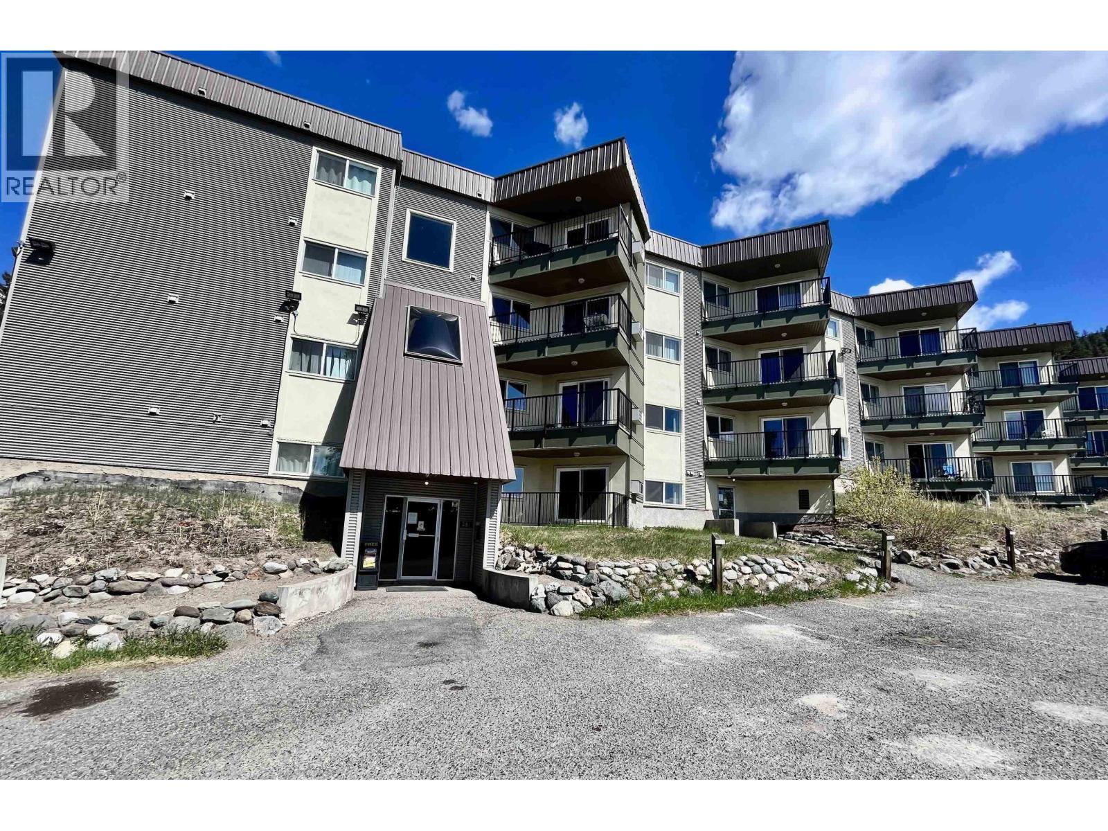 103 282 N BROADWAY AVENUE Property Photo 1