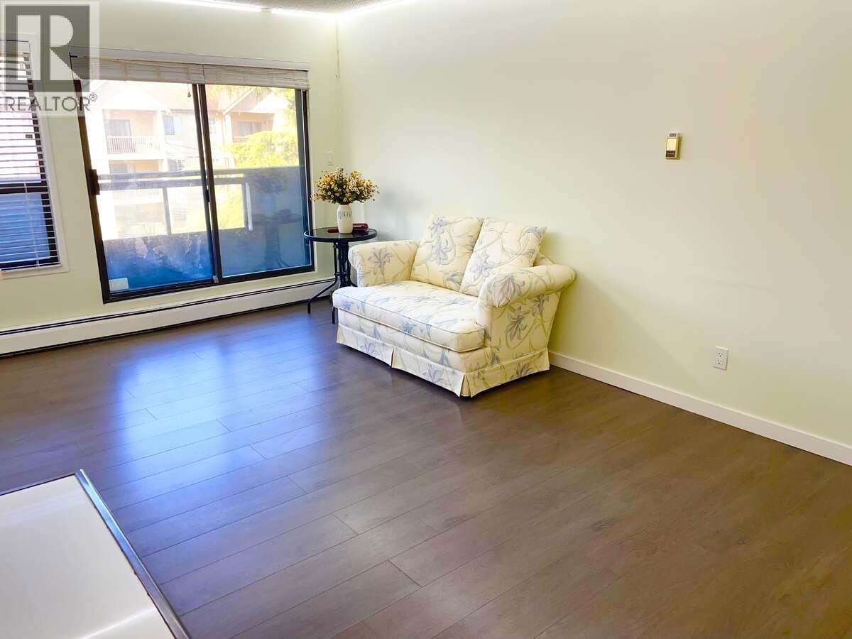 312 8591 Westminster Highway Property Photo 4