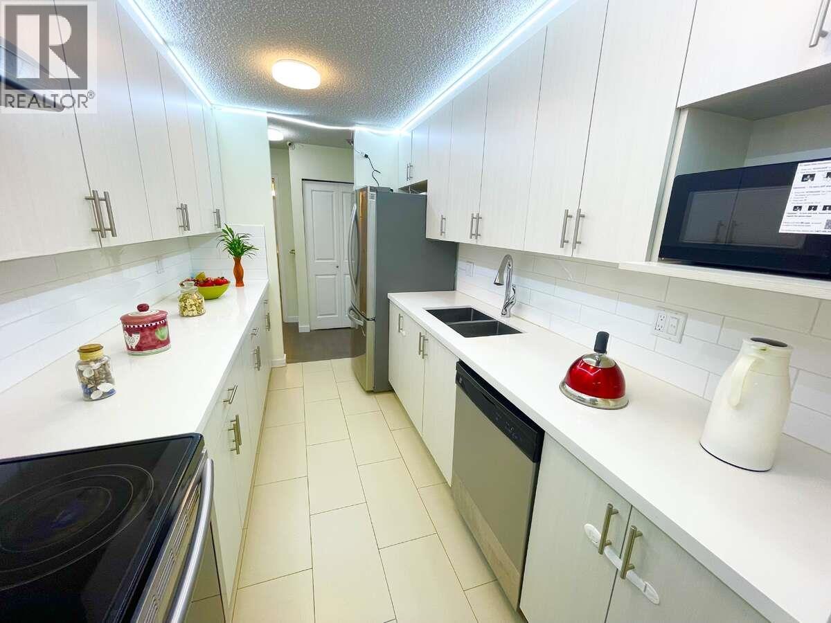 312 8591 Westminster Highway Property Photo 14
