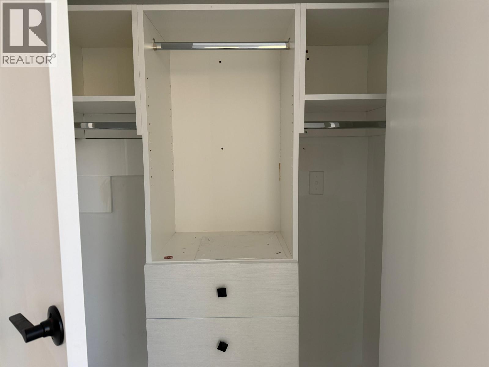 1801 289 Drake Street Property Photo 11