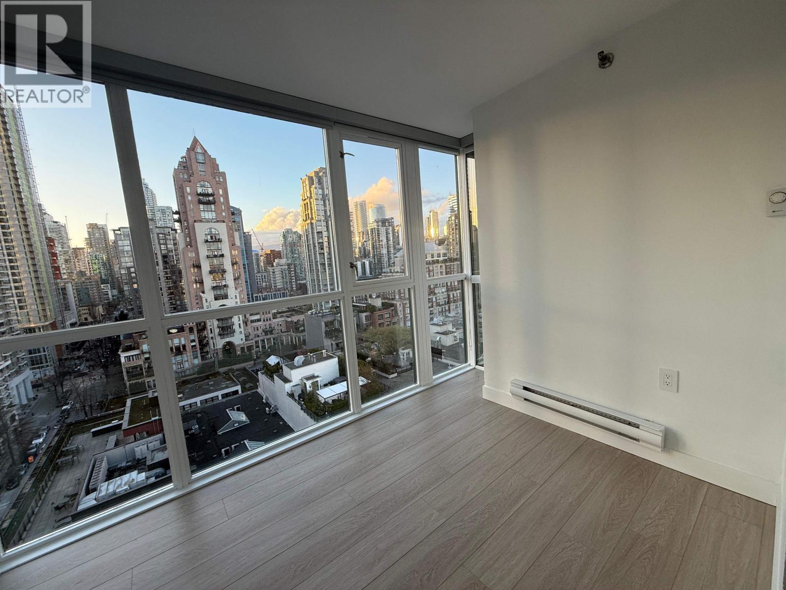 1801 289 Drake Street Property Photo 13