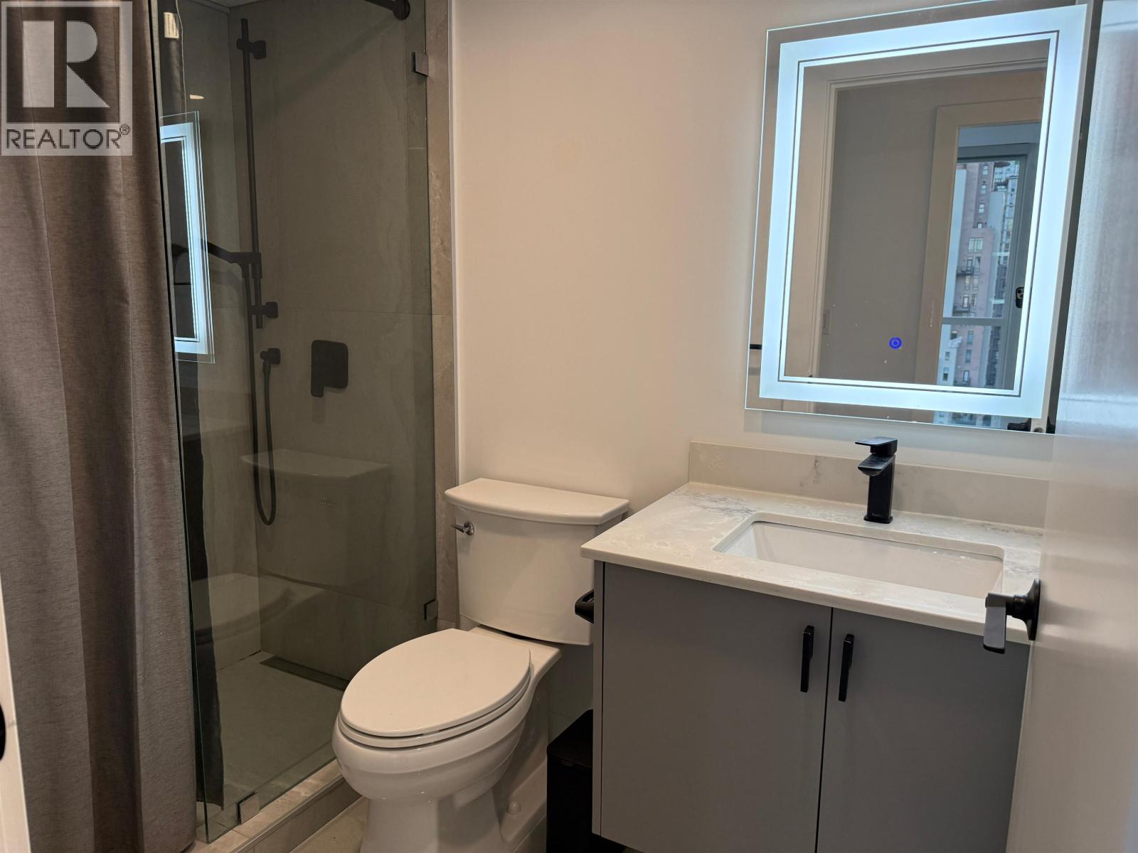 1801 289 Drake Street Property Photo 15