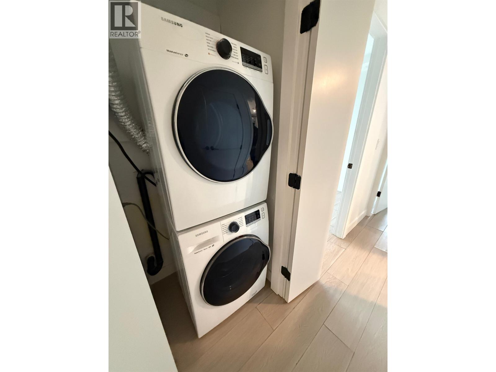 1801 289 Drake Street Property Photo 17