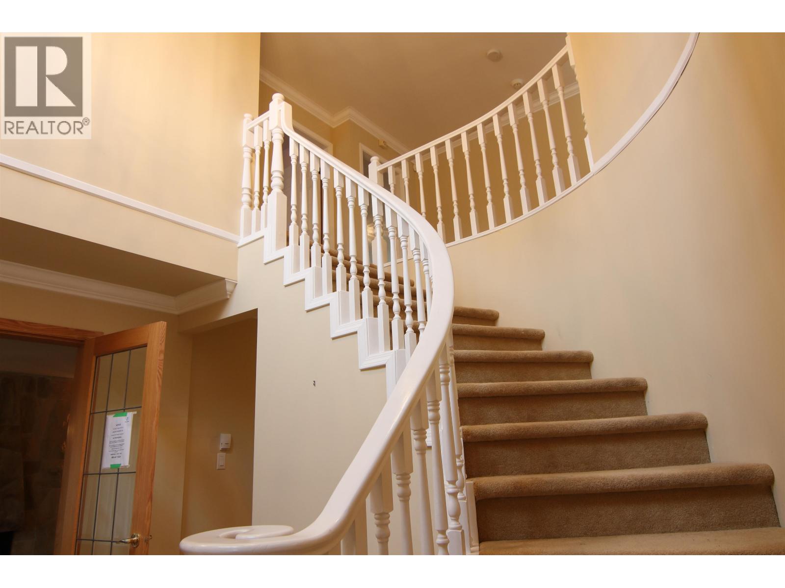 5241 4a Avenue Property Photo 2