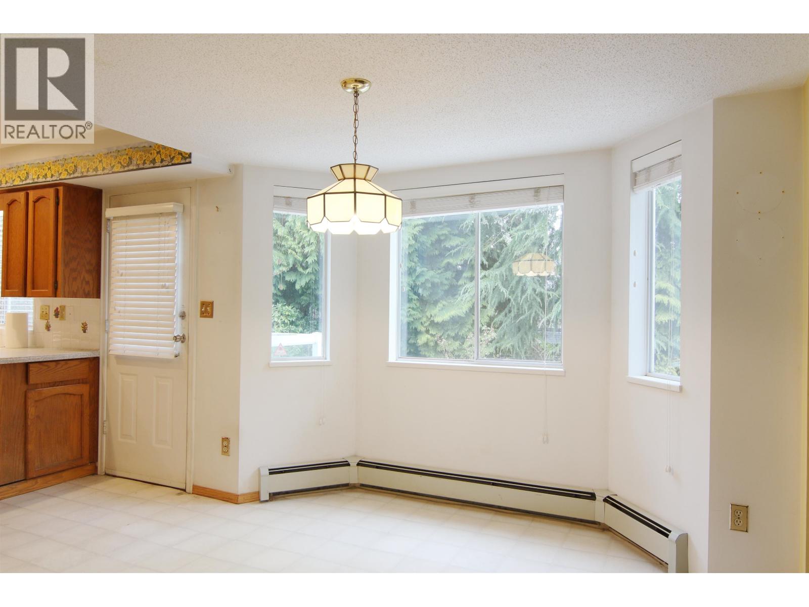 5241 4a Avenue Property Photo 8