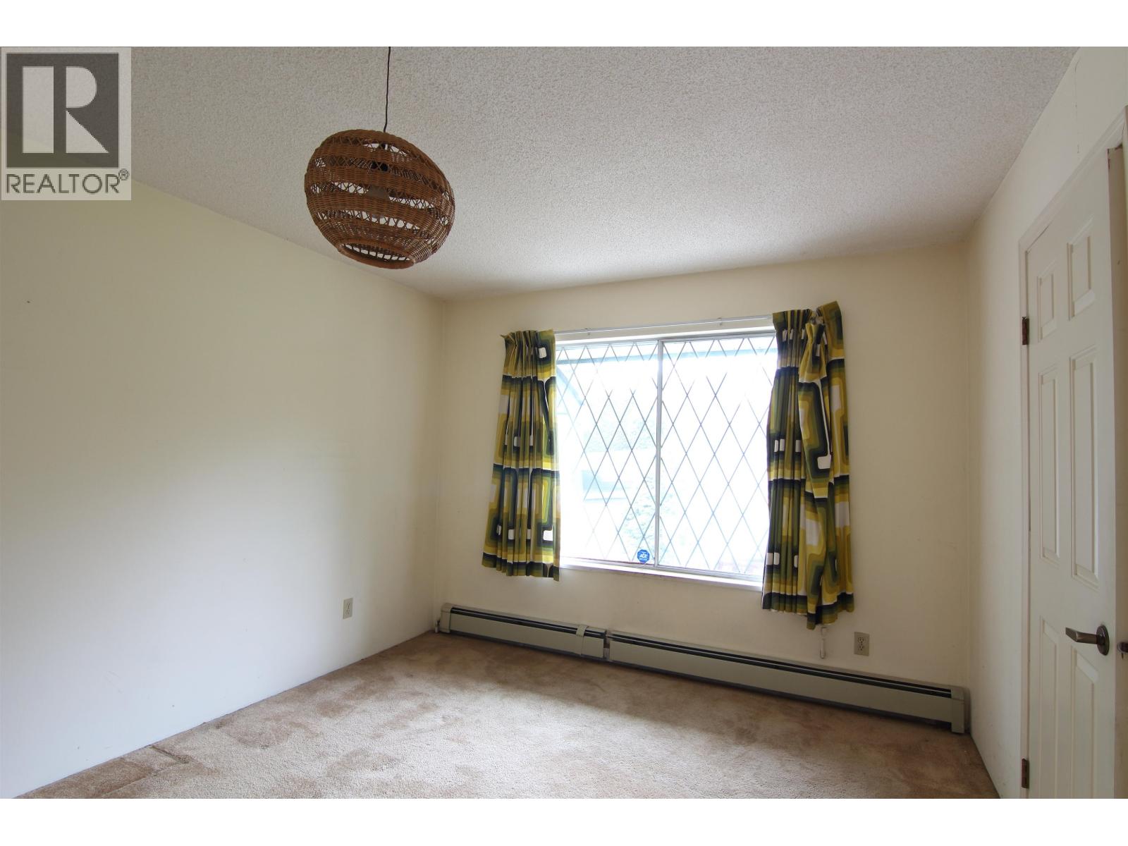 5241 4a Avenue Property Photo 10
