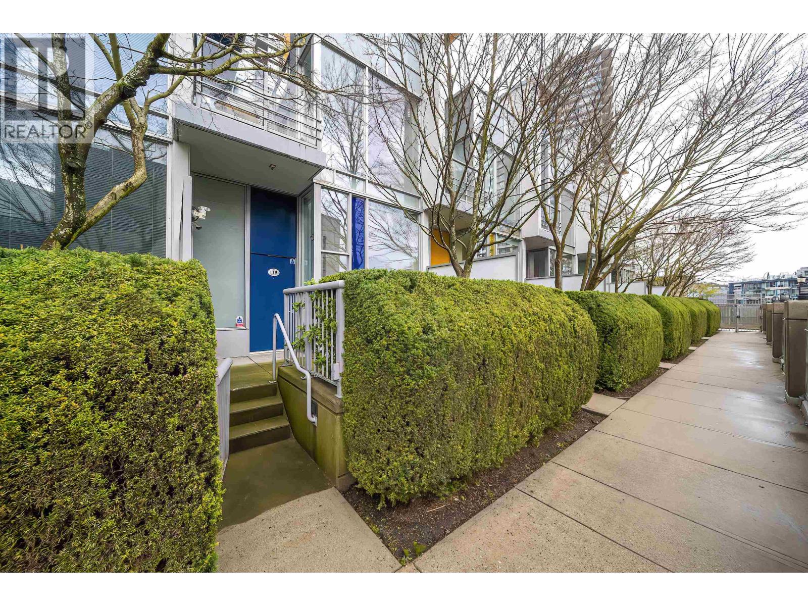 119 REGIMENT SQUARE Property Photo 1