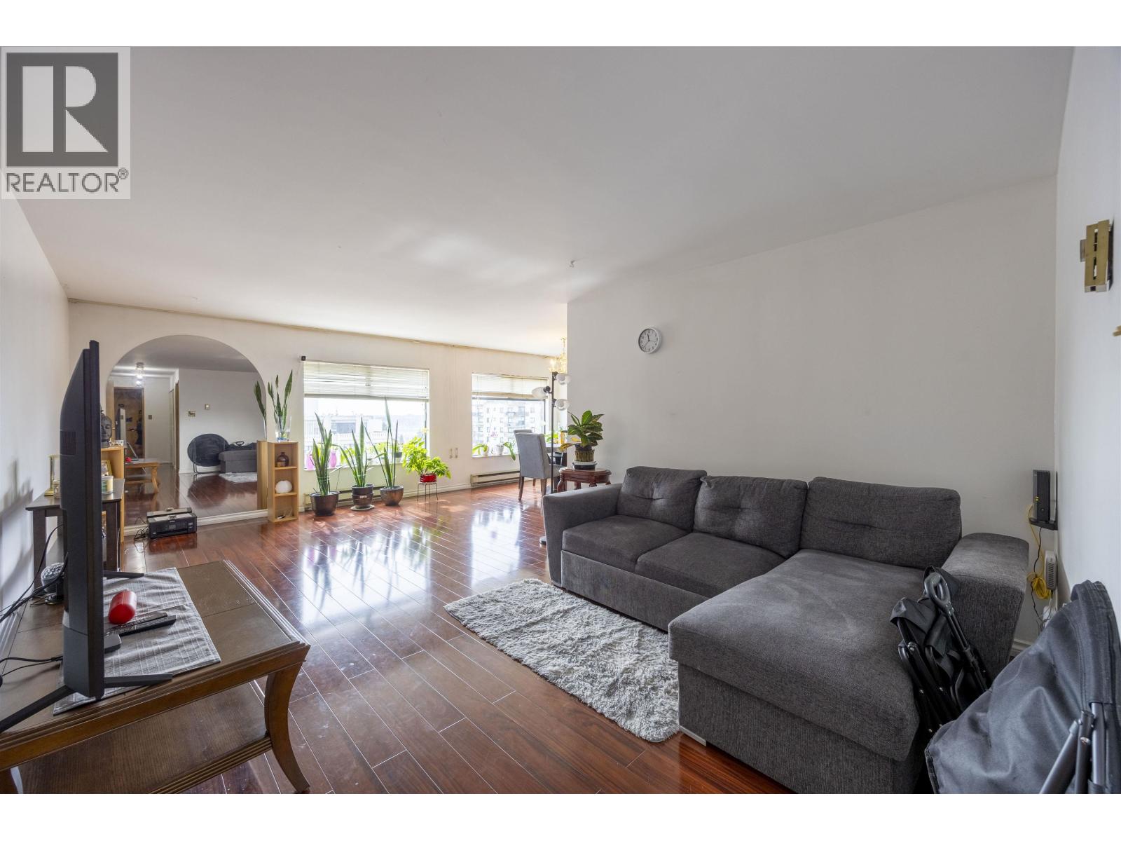 902 615 Belmont Street Property Photo 4