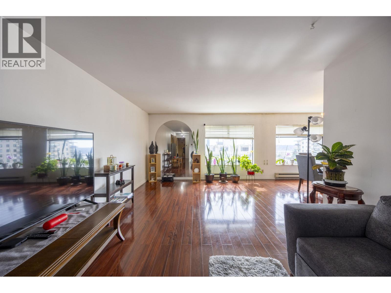 902 615 Belmont Street Property Photo 5