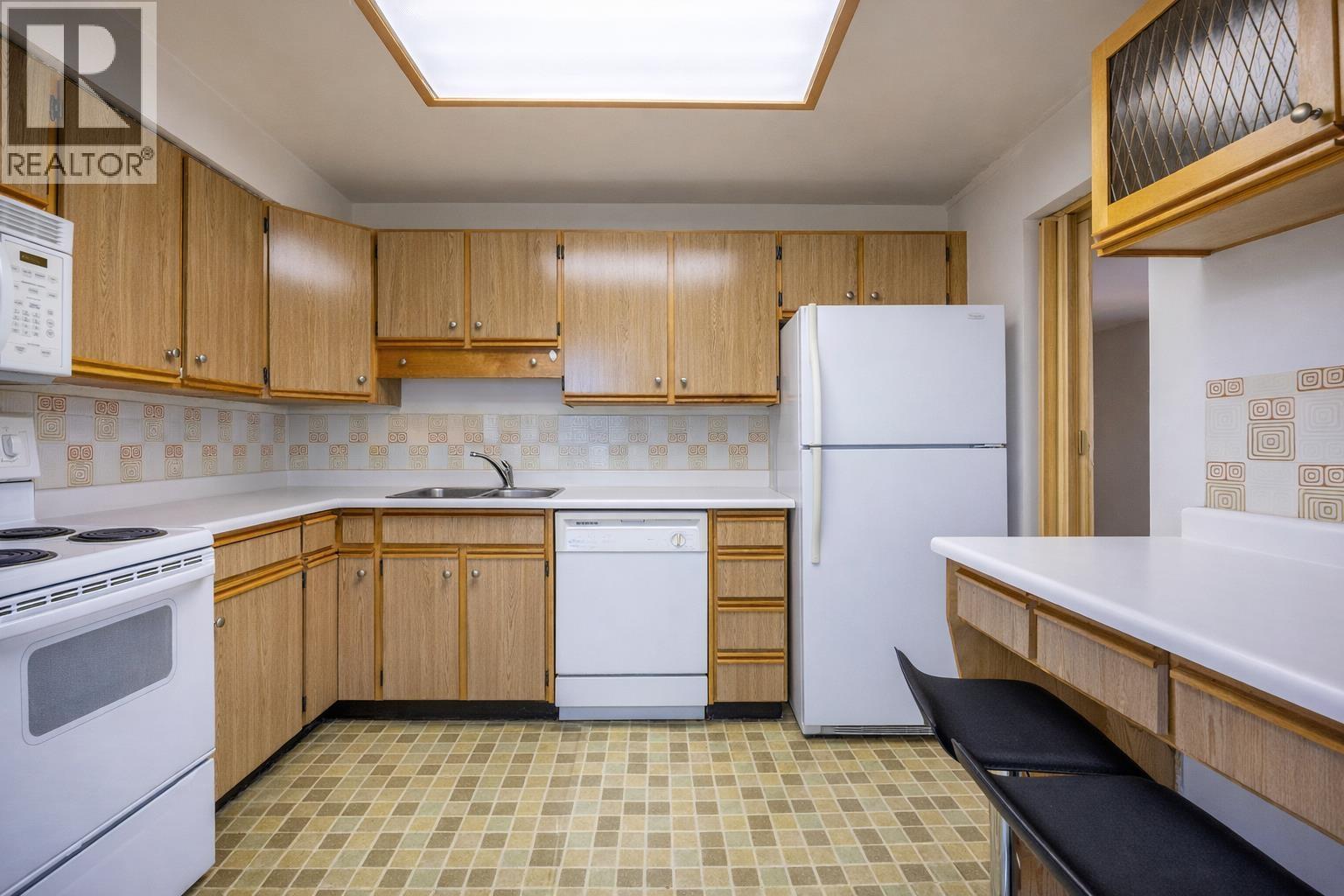 902 615 Belmont Street Property Photo 6