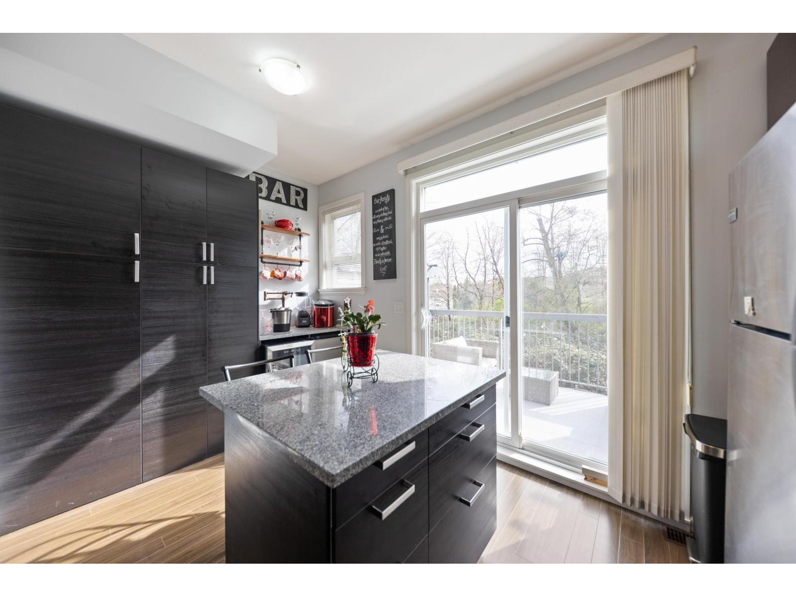 96 18777 68a Avenue Property Photo 7