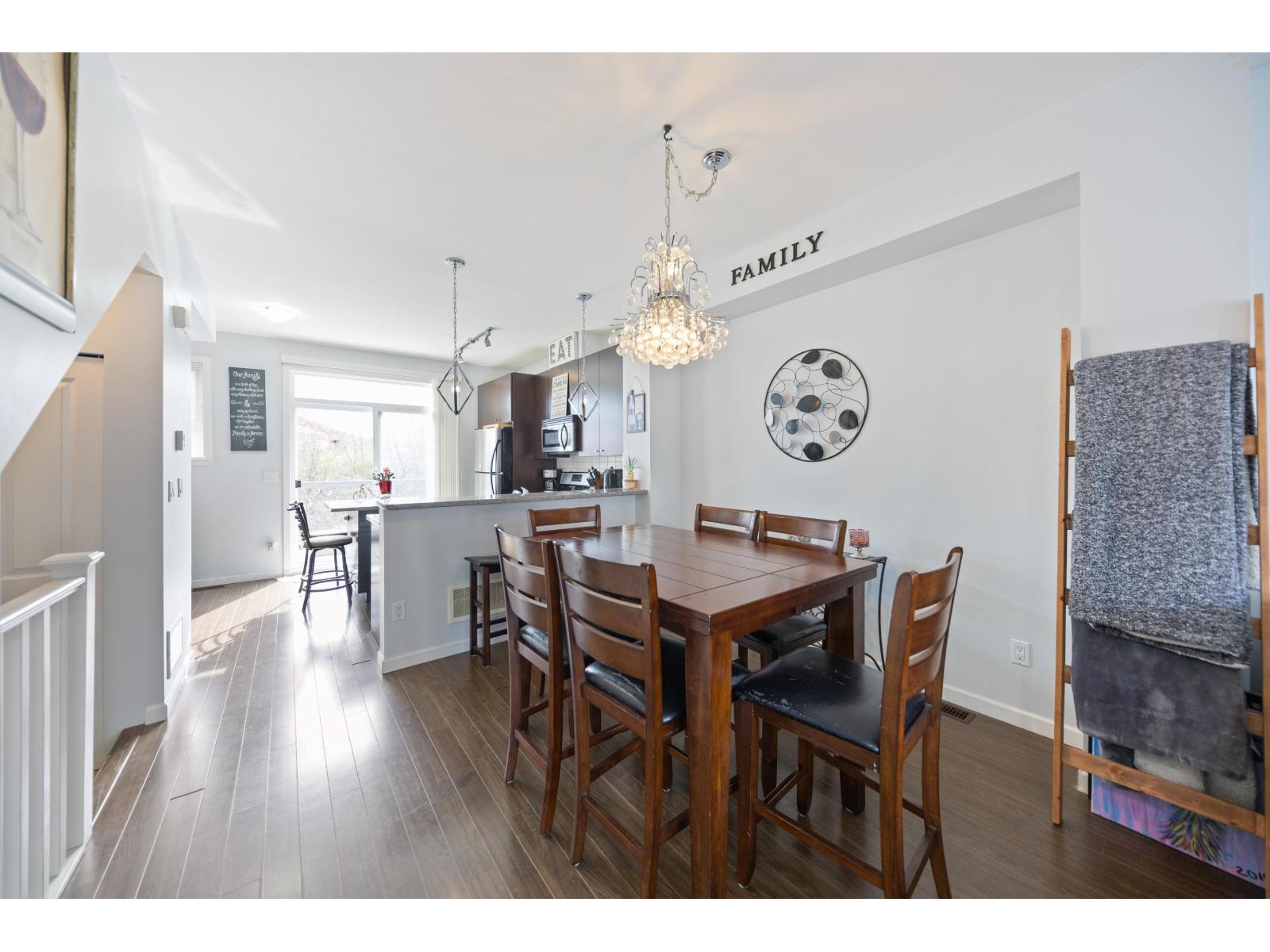 96 18777 68a Avenue Property Photo 10