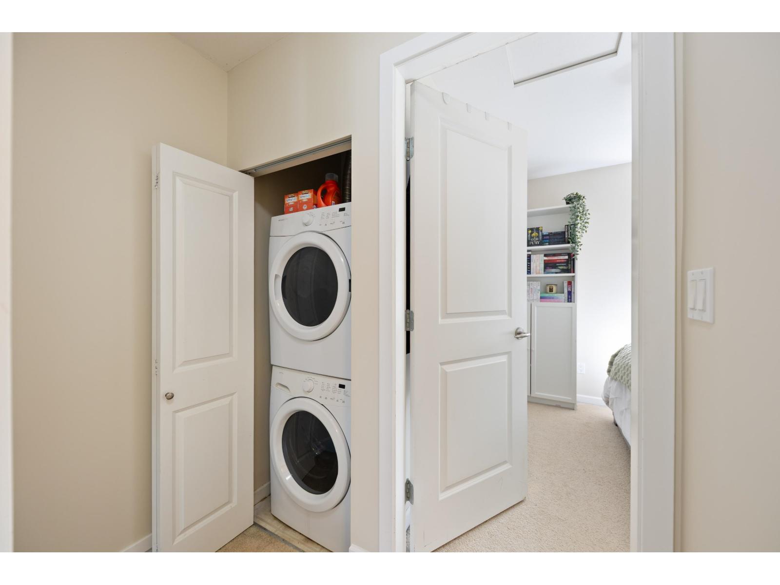96 18777 68a Avenue Property Photo 19