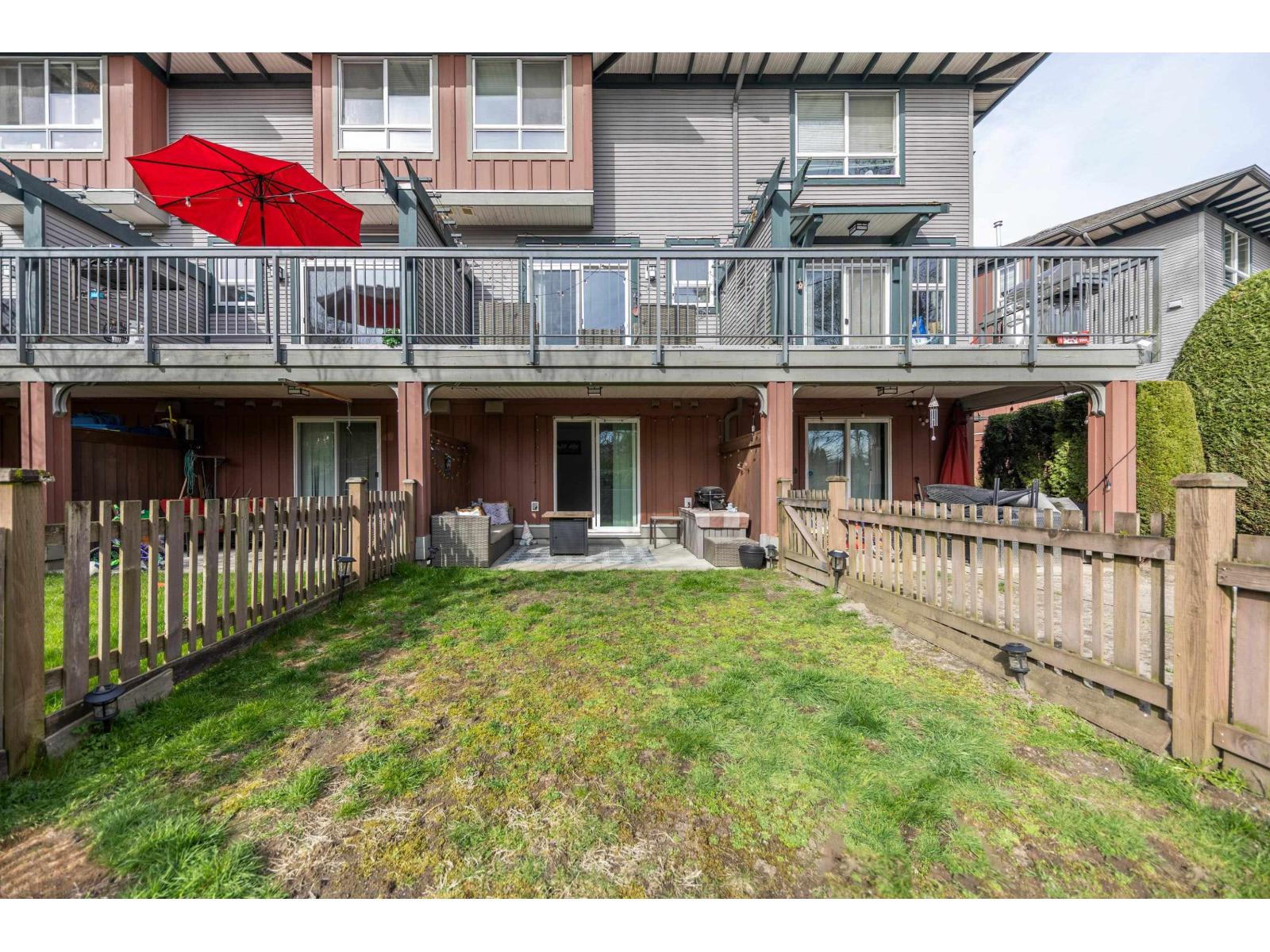 96 18777 68a Avenue Property Photo 25