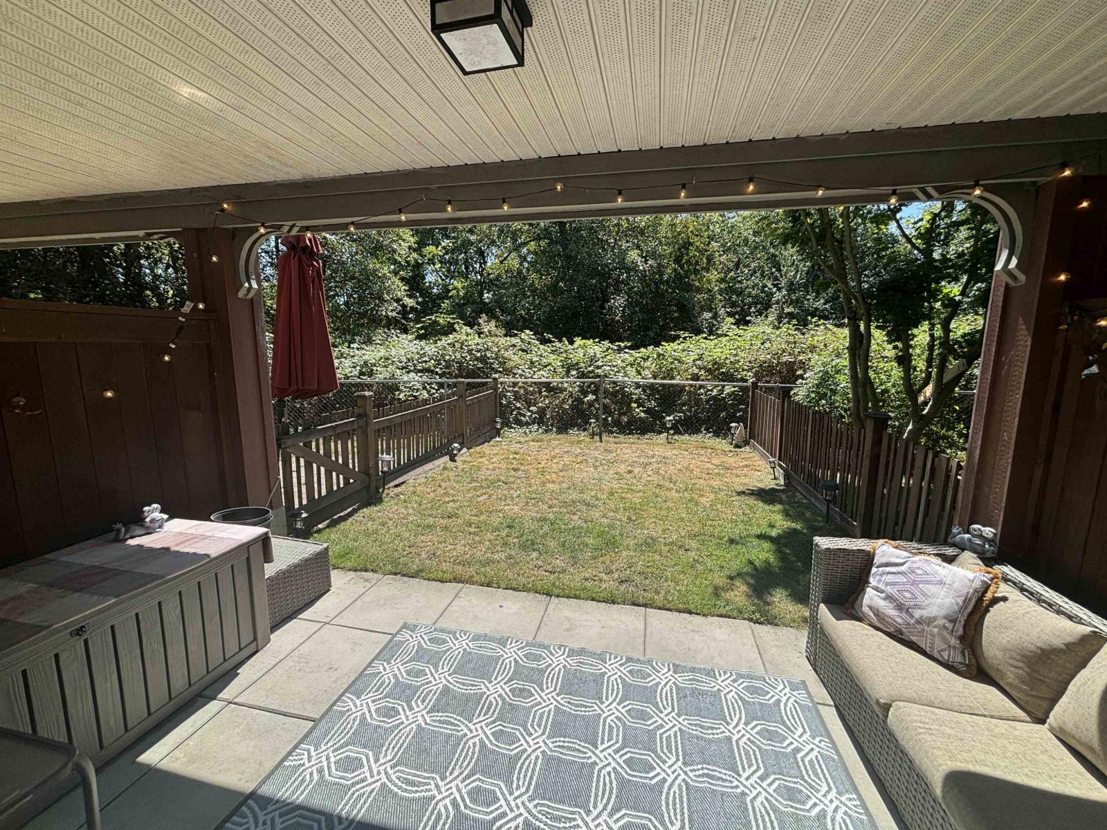 96 18777 68a Avenue Property Photo 28
