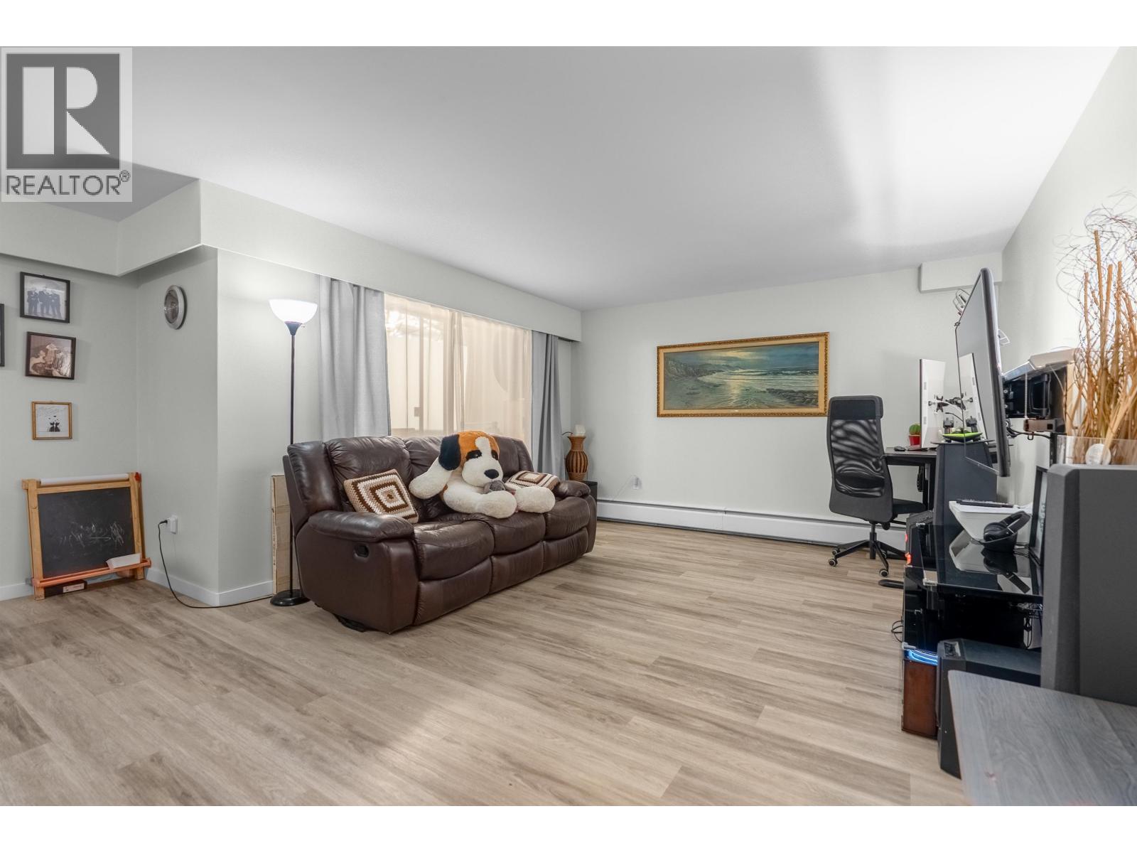 101 515 Eleventh Street Property Photo 9