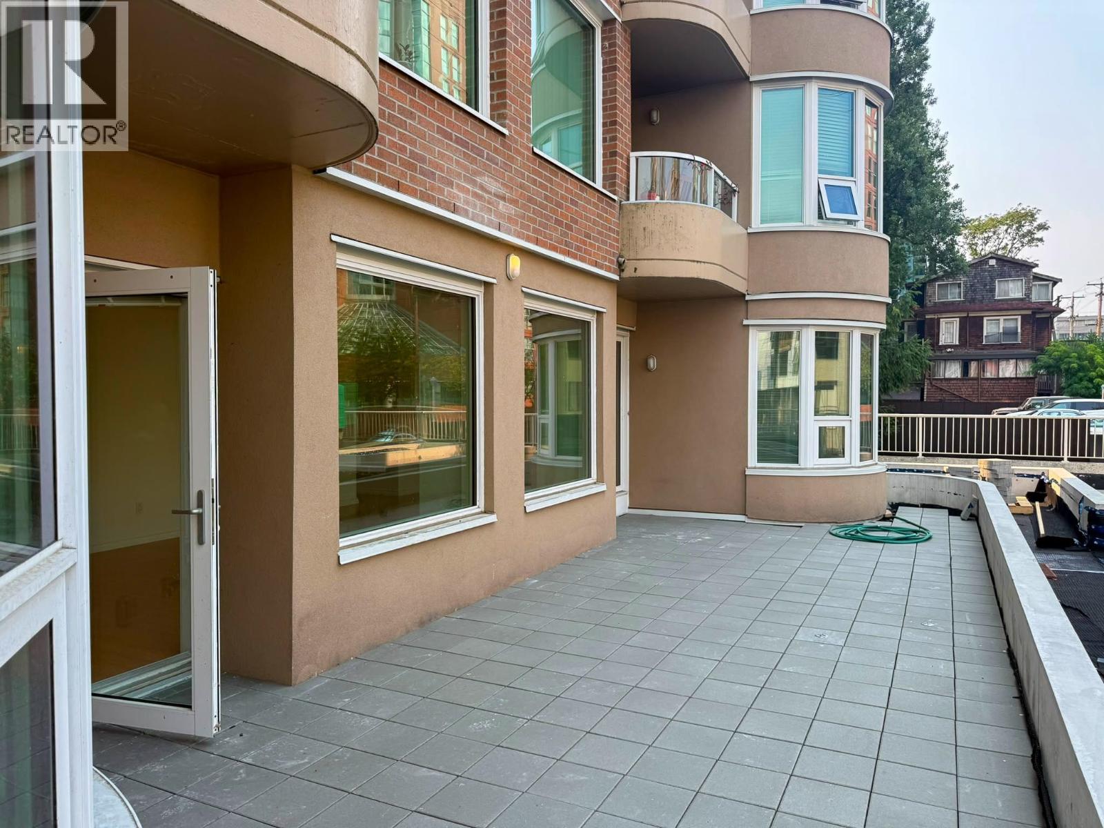 101 1845 Robson Street Property Photo 1
