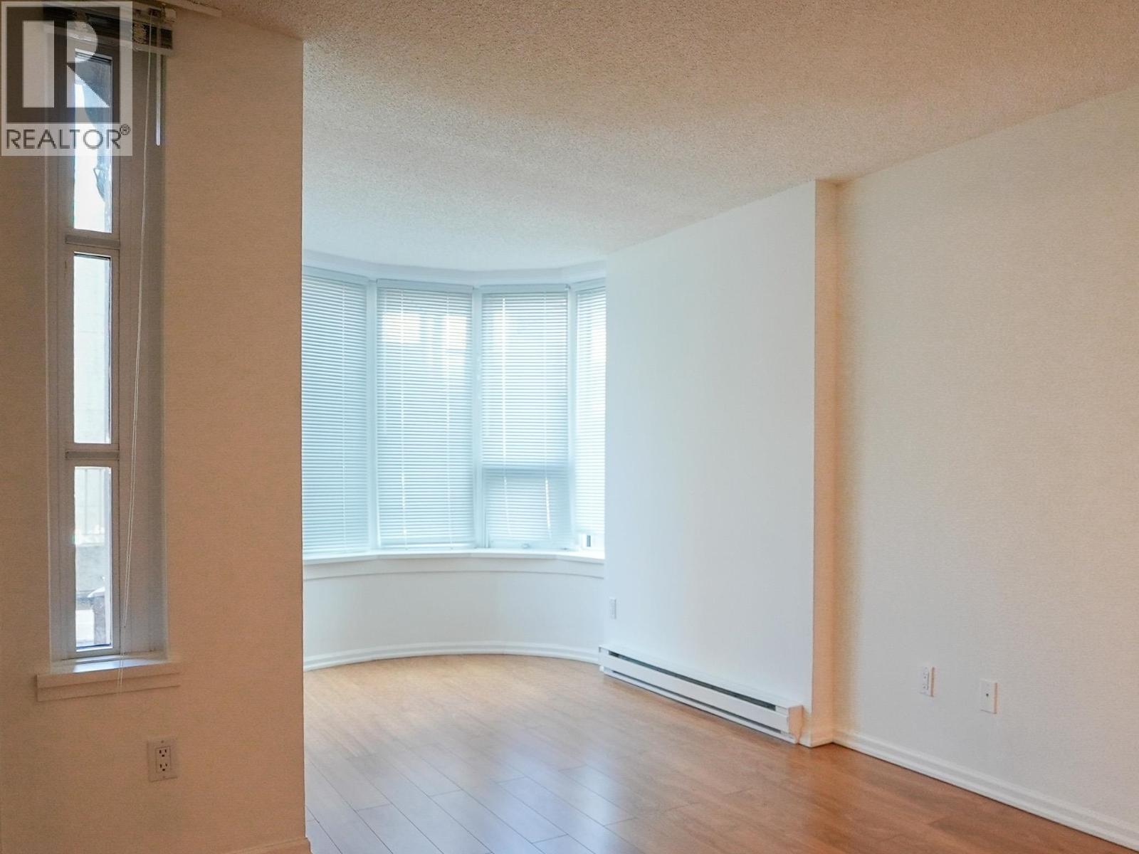 101 1845 Robson Street Property Photo 8