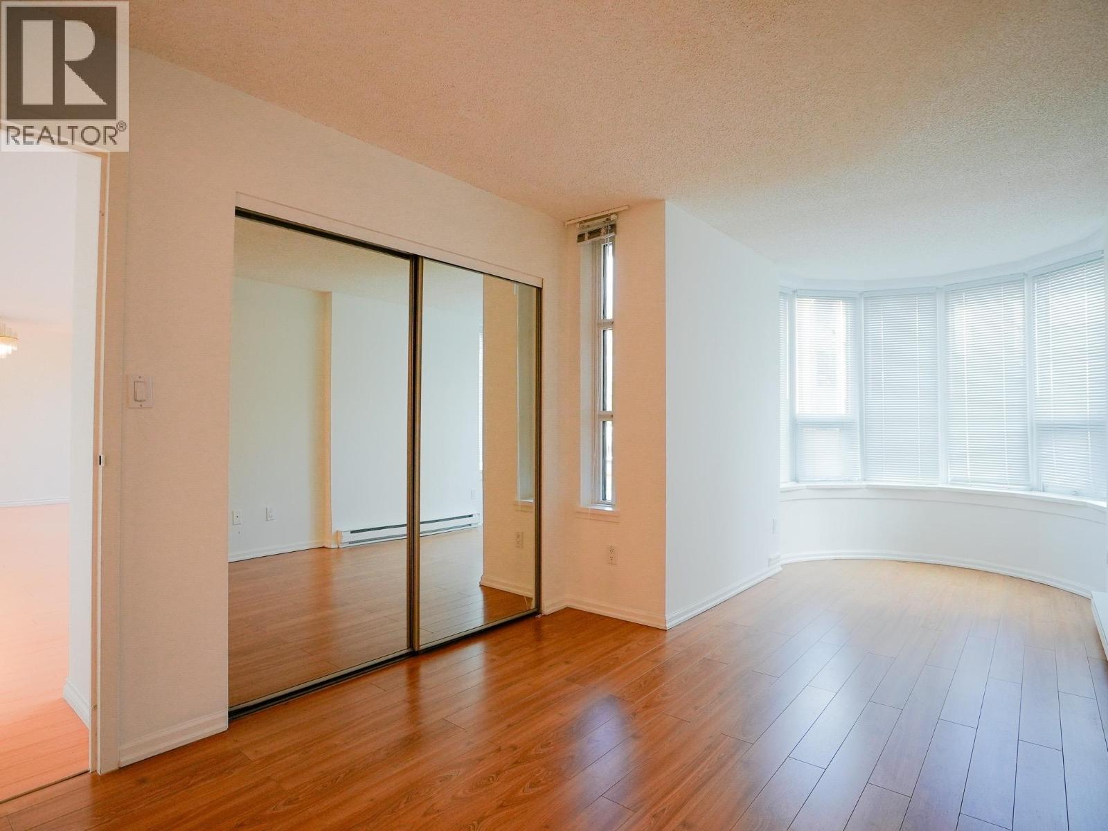 101 1845 Robson Street Property Photo 9