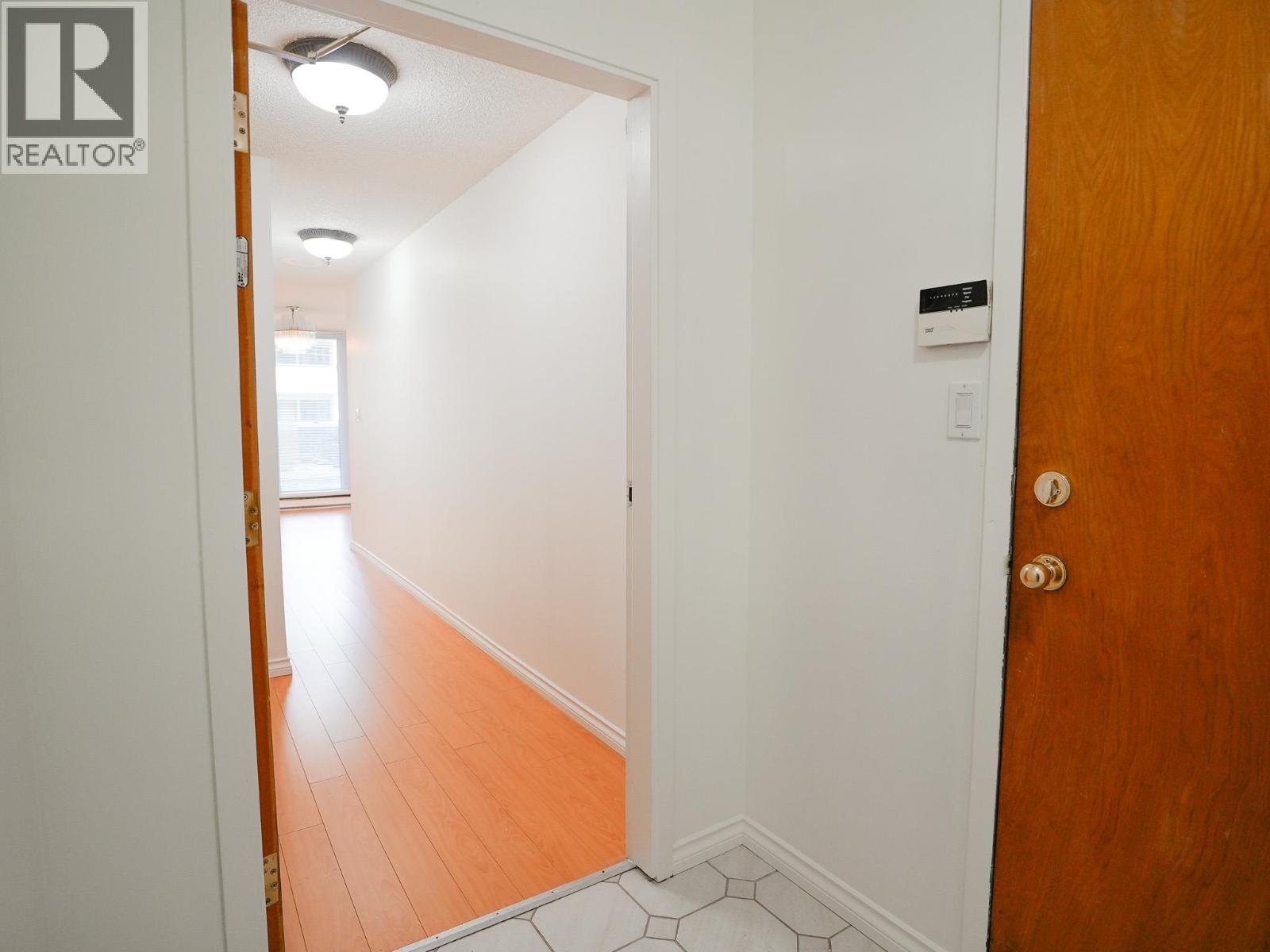 101 1845 Robson Street Property Photo 13