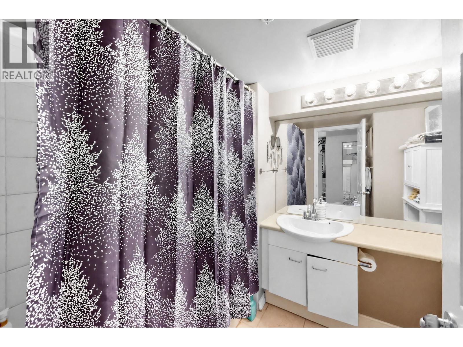 1602 1148 Heffley Crescent Property Photo 8