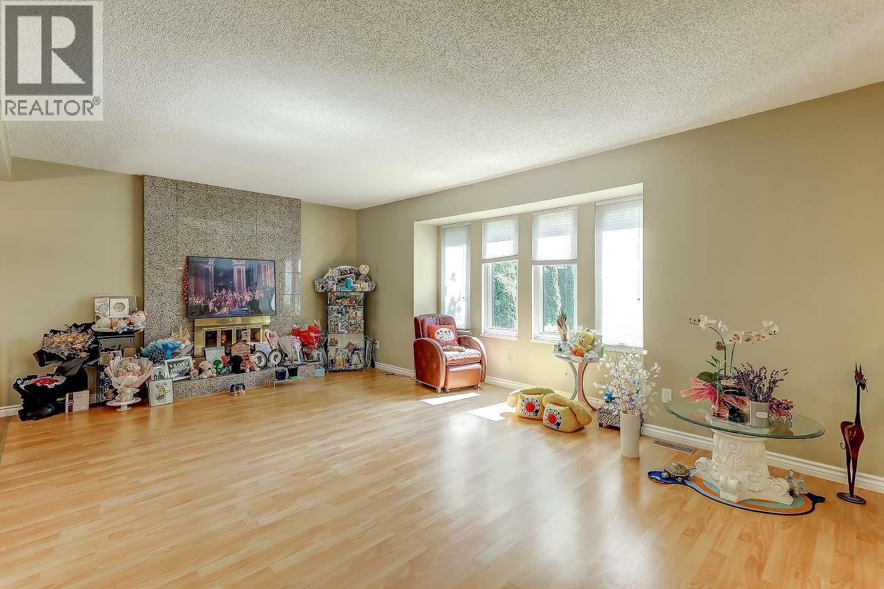 6280 Yeats Crescent Property Photo 3