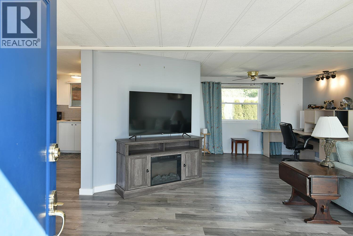 5218 Sunshine Coast Highway Property Photo 3