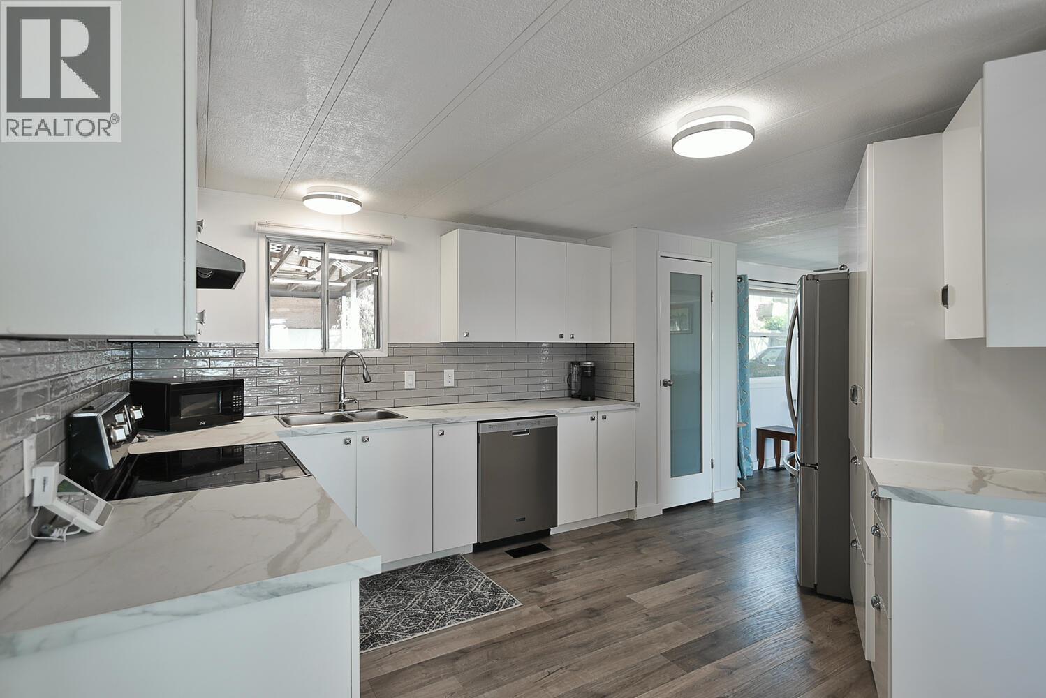 5218 Sunshine Coast Highway Property Photo 6