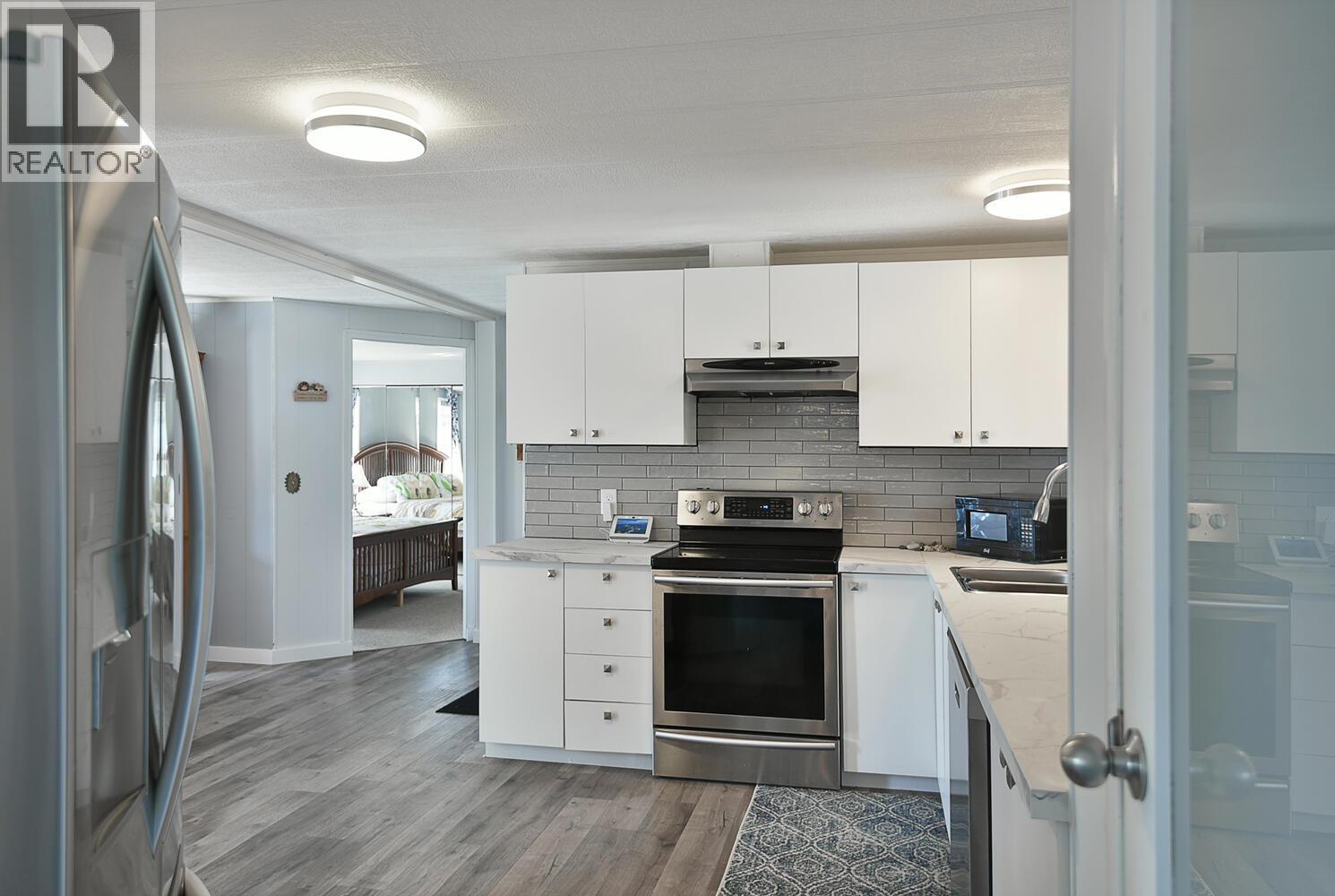 5218 Sunshine Coast Highway Property Photo 7