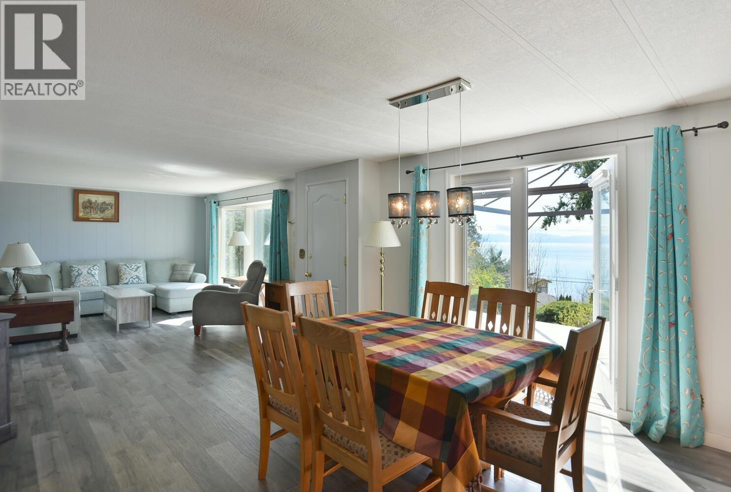 5218 Sunshine Coast Highway Property Photo 8