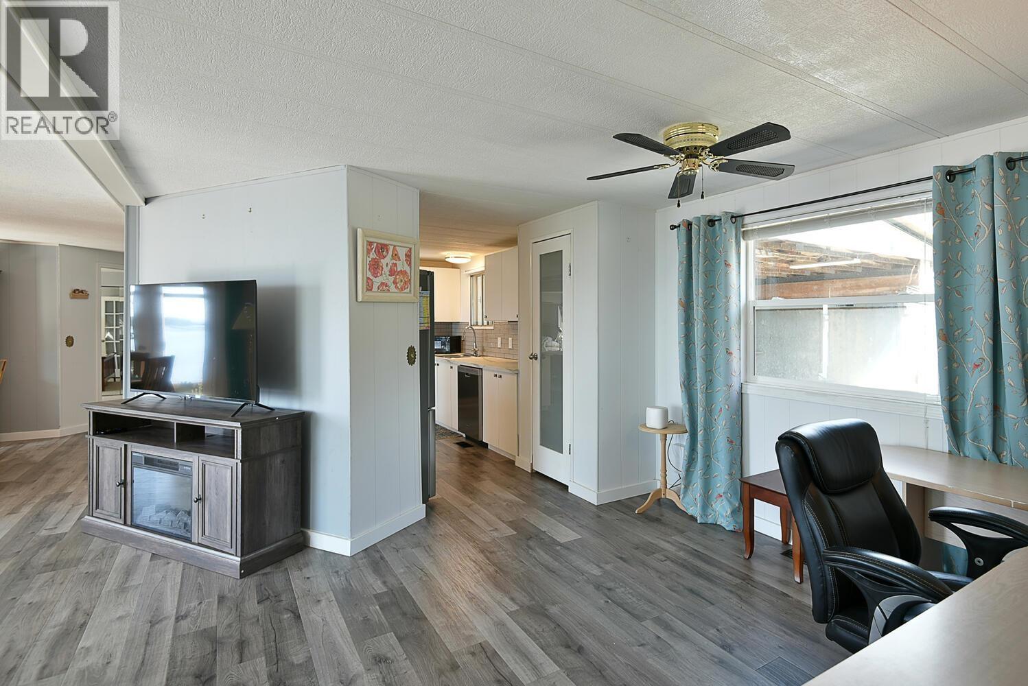 5218 Sunshine Coast Highway Property Photo 9
