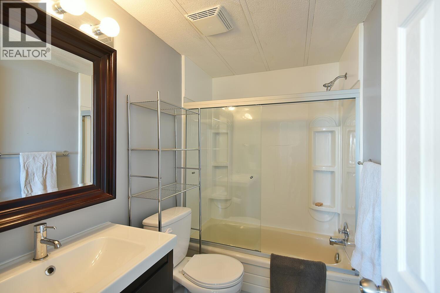 5218 Sunshine Coast Highway Property Photo 13