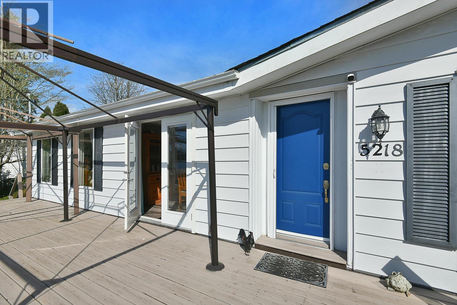 5218 Sunshine Coast Highway Property Photo 16