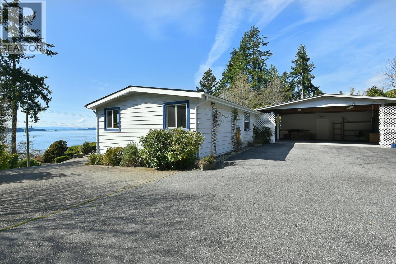 5218 Sunshine Coast Highway Property Photo 18