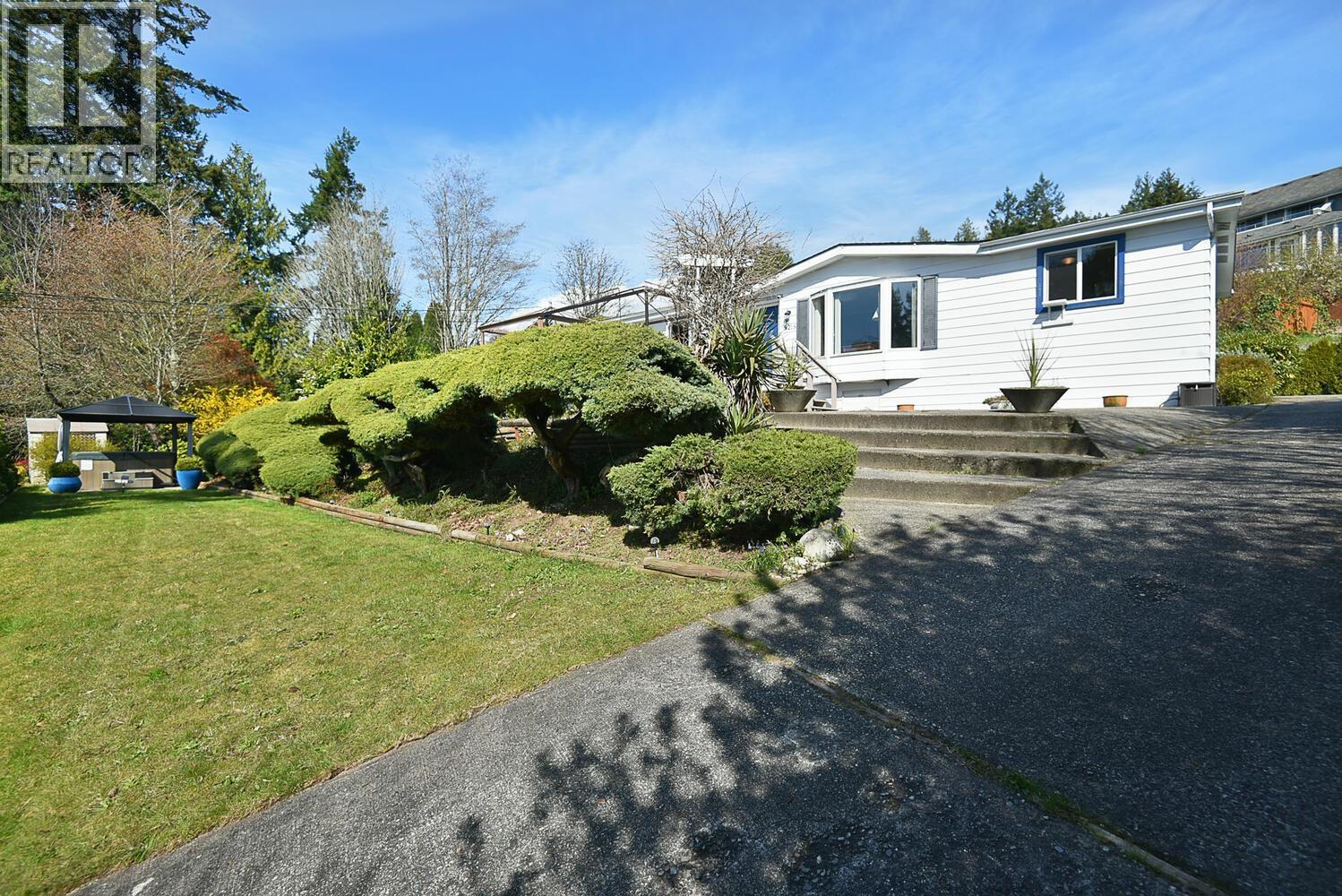 5218 Sunshine Coast Highway Property Photo 19