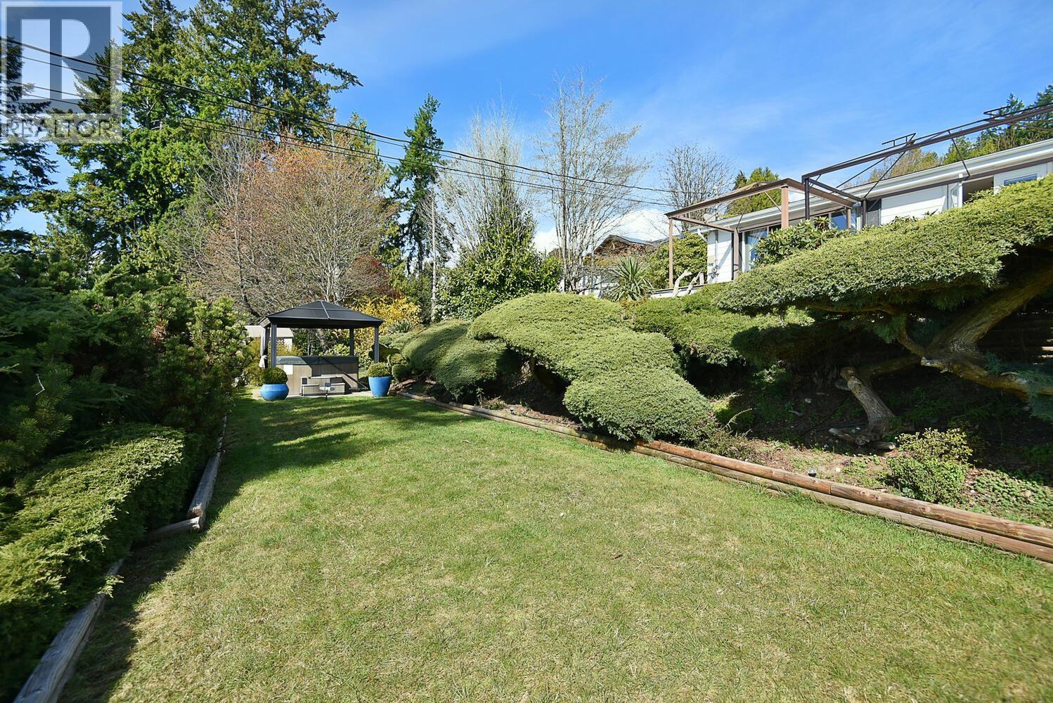 5218 Sunshine Coast Highway Property Photo 20