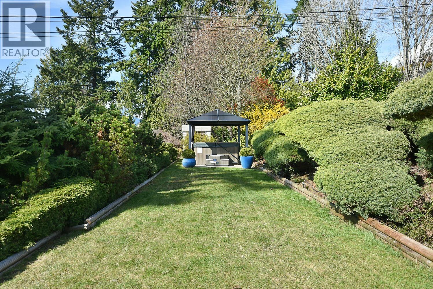 5218 Sunshine Coast Highway Property Photo 21